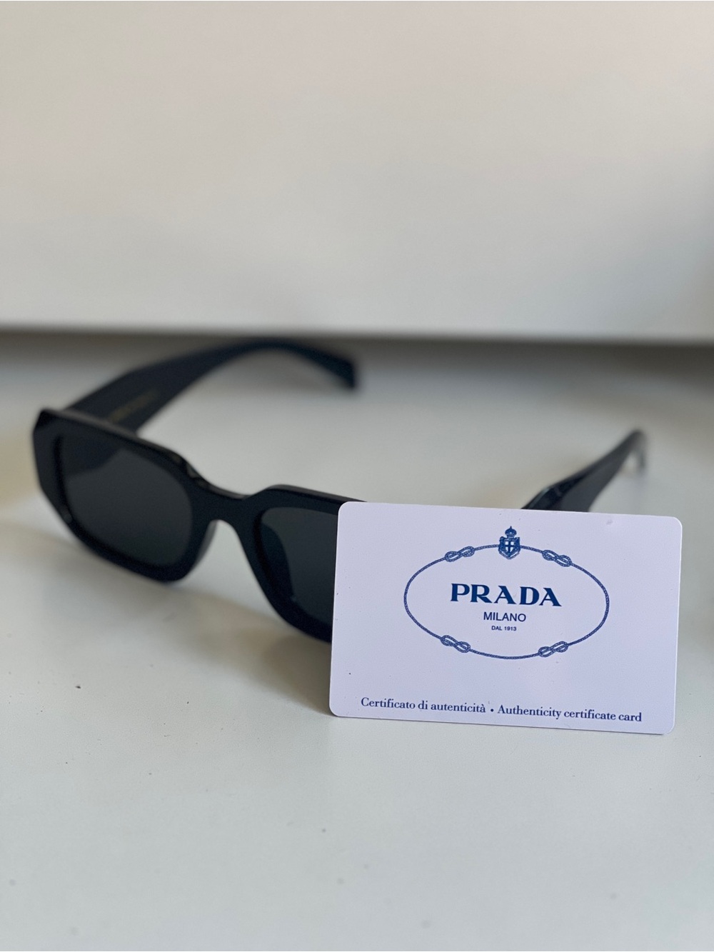 Prada - Picture 6 of 7